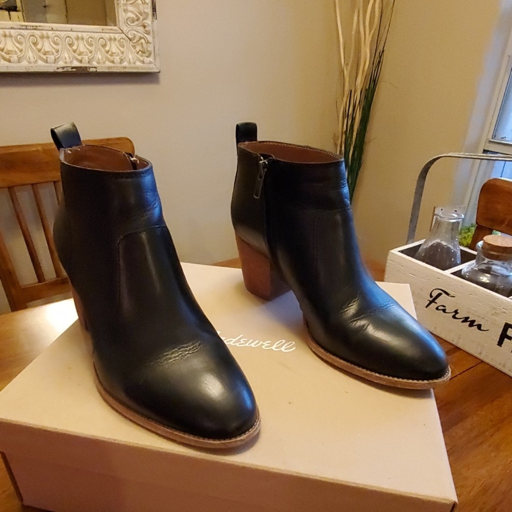 Madewell black leather booties